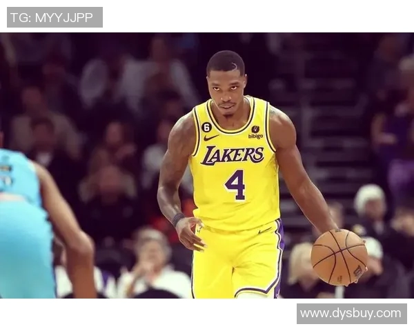 湖人新援表现抢眼,专家称赞球队实力大增 湖人新援表现抢眼,专家称赞球队实力大增