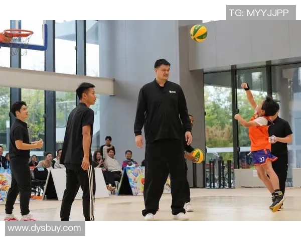 蹲马步姚明:从篮球巨星到健身达人,探索力量与坚持的完美结合 蹲马步姚明:从篮球巨星到健身达人,探索力量与坚持的完美结合